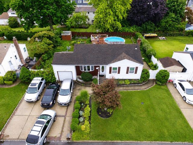 80 Carroll Street, Brentwood, NY 11717