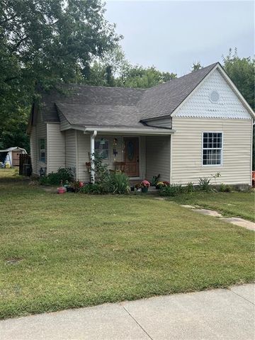 503 W Hickory Street, Nevada, MO 64772