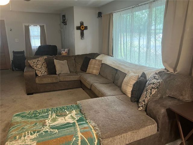 503 W Hickory Street, Nevada, MO 64772