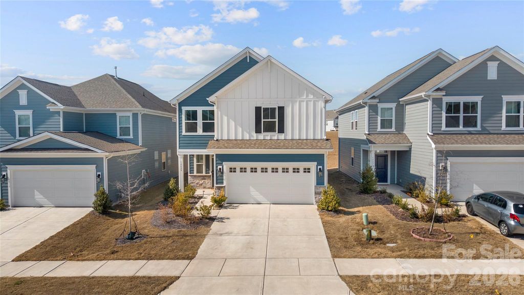 14028 Lake Home Lane, Charlotte, NC 28278