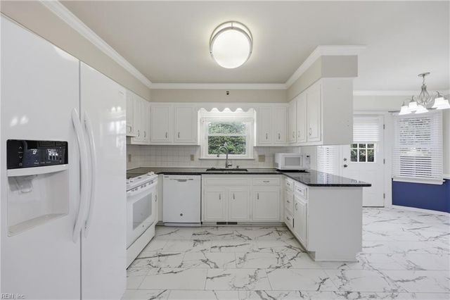 1531 Longdale DR, Norfolk, VA 23518