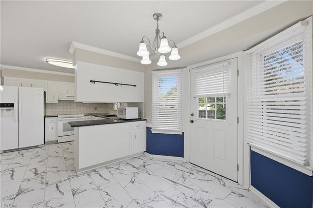 1531 Longdale DR, Norfolk, VA 23518