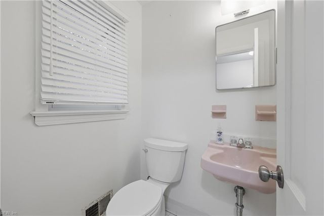 1531 Longdale DR, Norfolk, VA 23518