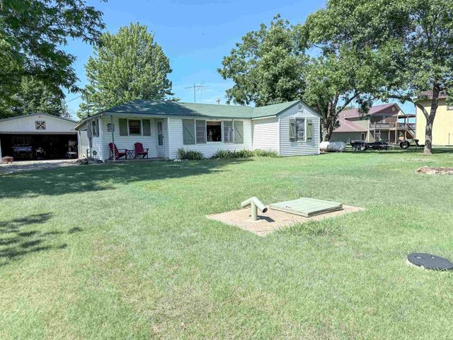 37 Shoreline Dr, Geneseo, KS 67444