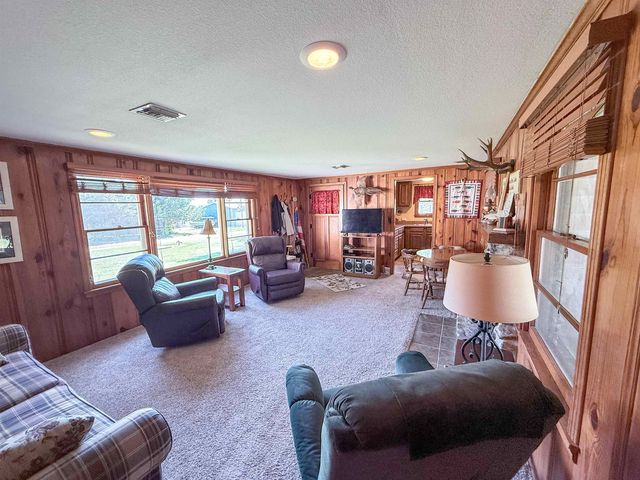 37 Shoreline Dr, Geneseo, KS 67444