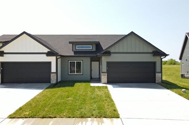 2500 NE 6th Street, Grimes, IA 50111