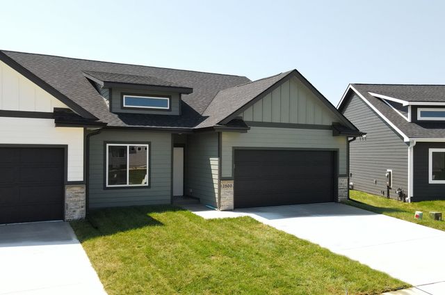 2500 NE 6th Street, Grimes, IA 50111