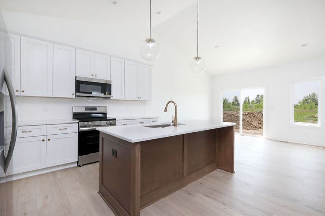 2500 NE 6th Street, Grimes, IA 50111