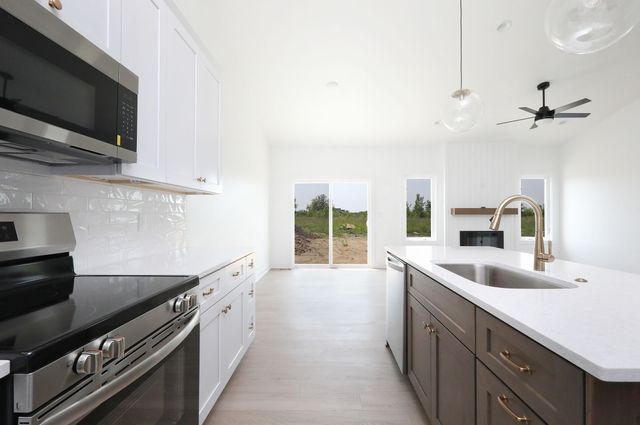 2500 NE 6th Street, Grimes, IA 50111