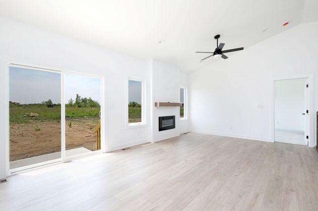 2500 NE 6th Street, Grimes, IA 50111