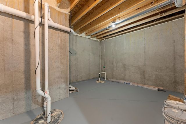 1403 Ravenwood Drive, Mahomet, IL 61853