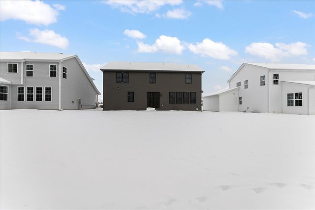 1403 Ravenwood Drive, Mahomet, IL 61853