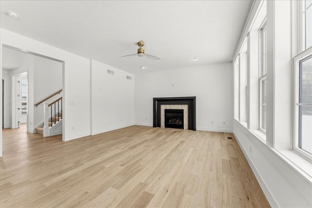 1403 Ravenwood Drive, Mahomet, IL 61853