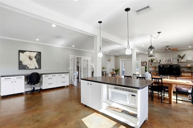 123 S WIGGINS ROAD, Plant City, FL 33566
