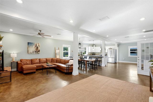 123 S WIGGINS ROAD, Plant City, FL 33566