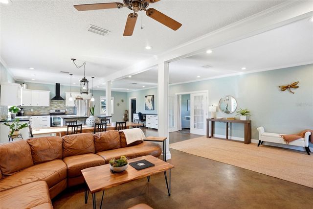 123 S WIGGINS ROAD, Plant City, FL 33566