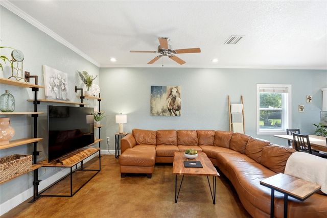 123 S WIGGINS ROAD, Plant City, FL 33566