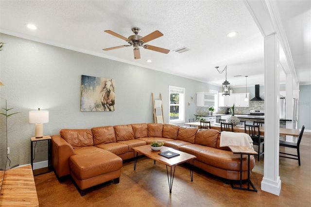 123 S WIGGINS ROAD, Plant City, FL 33566
