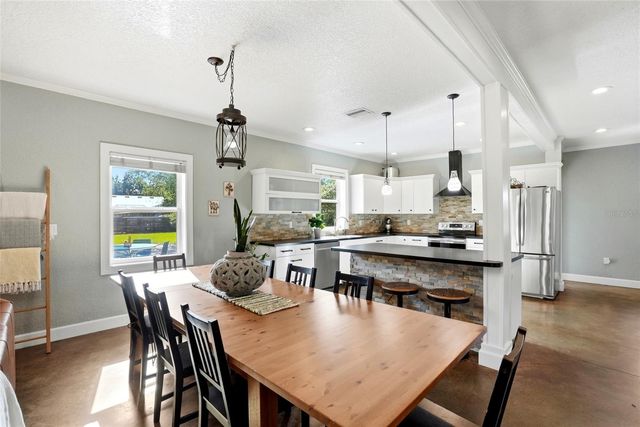 123 S WIGGINS ROAD, Plant City, FL 33566