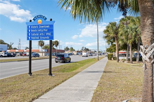 841 E VENICE AVENUE, Venice, FL 34285