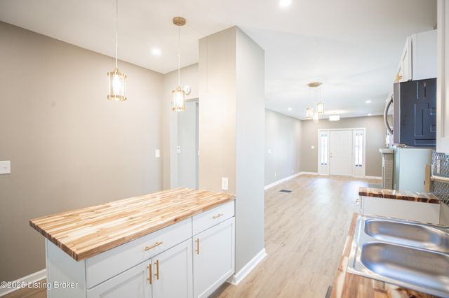 2108 Oregon Ave, Louisville, KY 40210