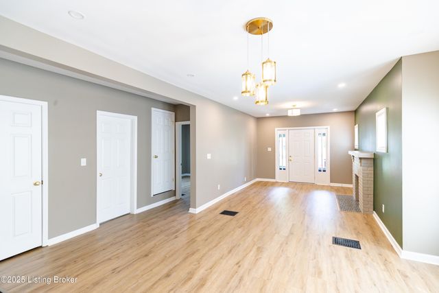 2108 Oregon Ave, Louisville, KY 40210