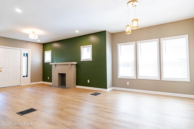 2108 Oregon Ave, Louisville, KY 40210