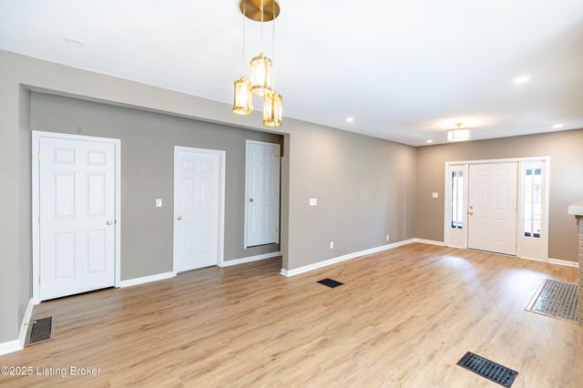 2108 Oregon Ave, Louisville, KY 40210