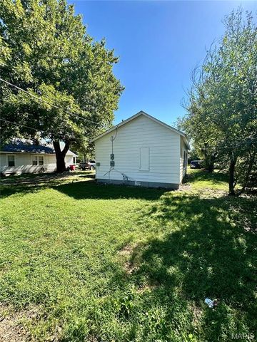 406 W Gladys Street, Sikeston, MO 63801