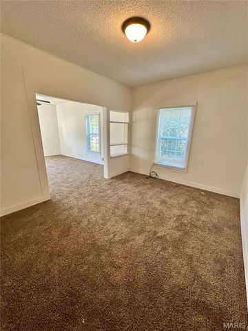 406 W Gladys Street, Sikeston, MO 63801