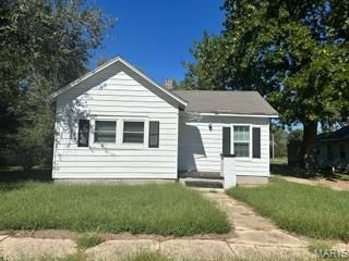 406 W Gladys Street, Sikeston, MO 63801