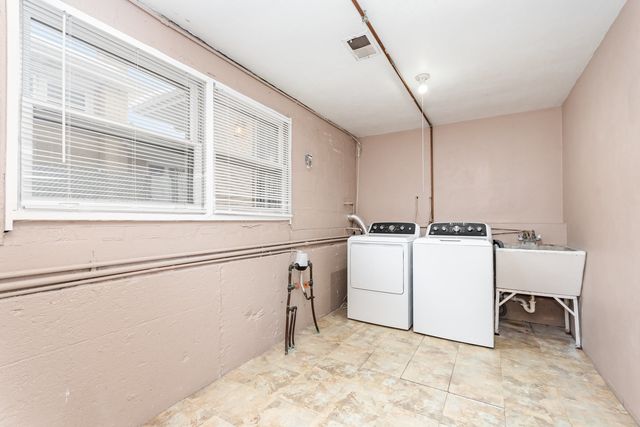 2913 Kensington Avenue, Westchester, IL 60154