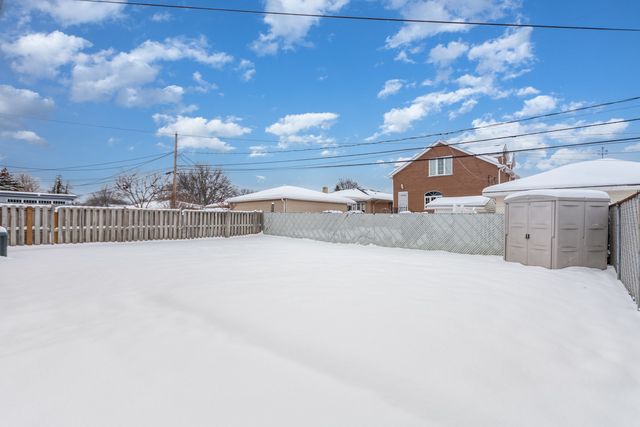 2913 Kensington Avenue, Westchester, IL 60154