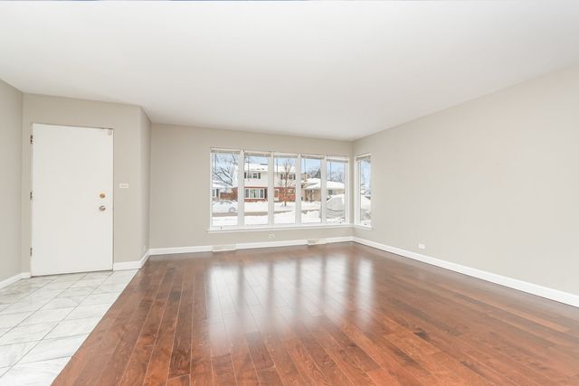 2913 Kensington Avenue, Westchester, IL 60154