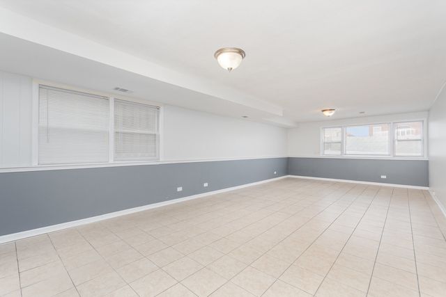 2913 Kensington Avenue, Westchester, IL 60154