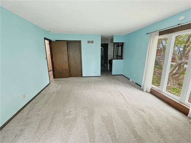 1208 SW 23rd Street, Blue Springs, MO 64015
