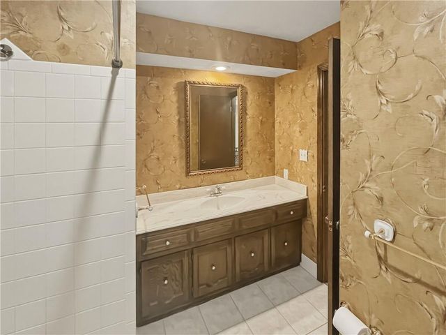 1208 SW 23rd Street, Blue Springs, MO 64015