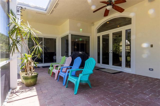 12743 N Winners Cir, Davie, FL 33330