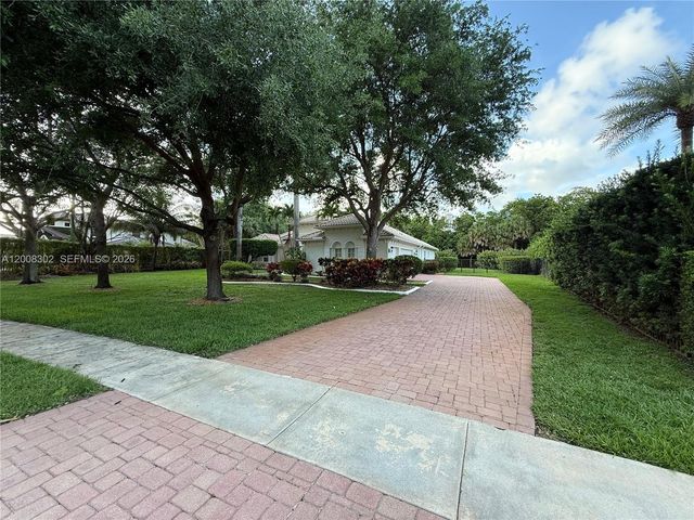 12743 N Winners Cir, Davie, FL 33330
