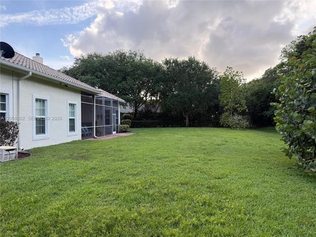 12743 N Winners Cir, Davie, FL 33330