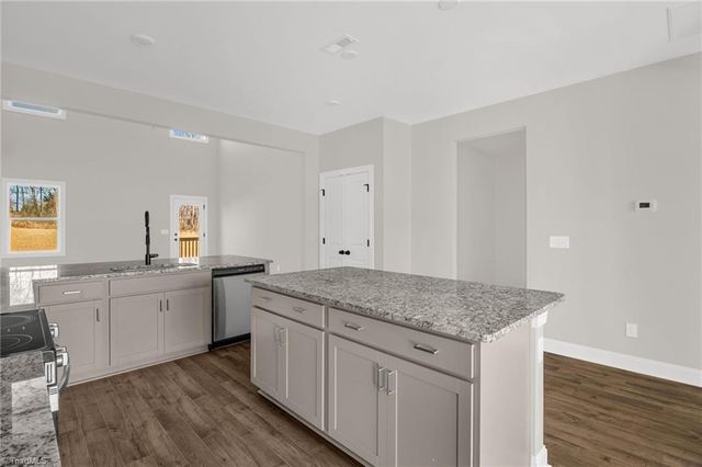 1392 Ouray Drive, Kernersville, NC 27284