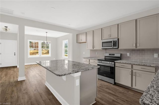 1392 Ouray Drive, Kernersville, NC 27284