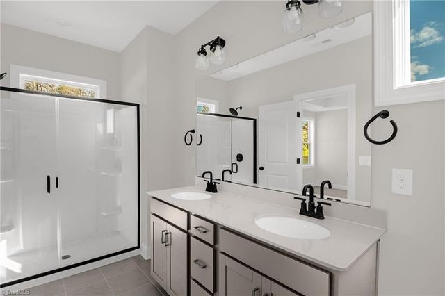 1392 Ouray Drive, Kernersville, NC 27284