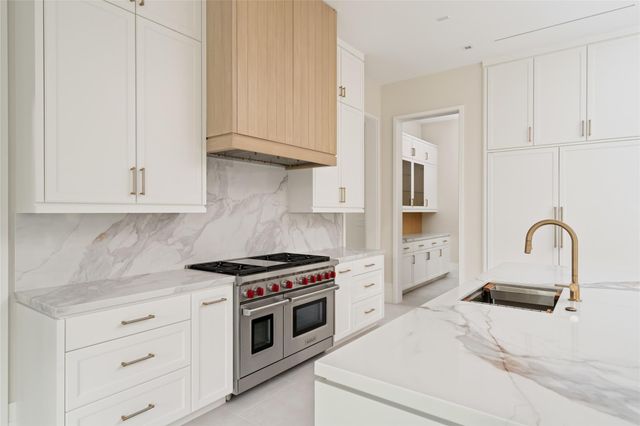 4006 Overbrook Lane, Houston, TX 77027