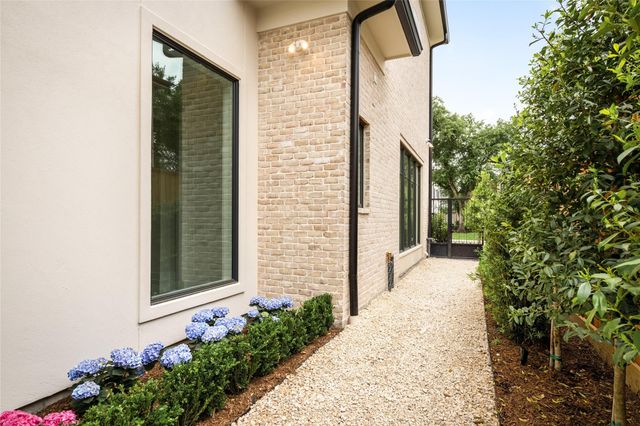 4006 Overbrook Lane, Houston, TX 77027