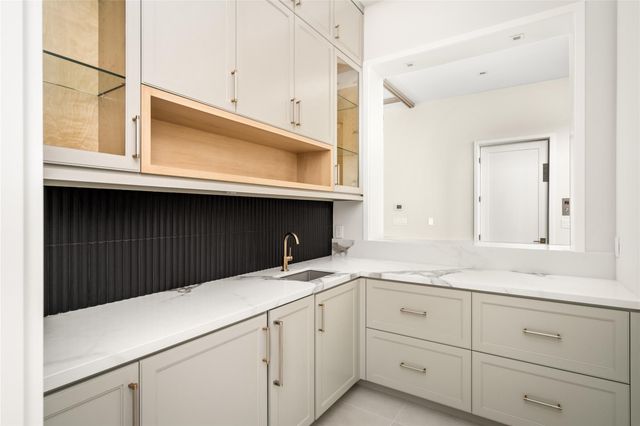 4006 Overbrook Lane, Houston, TX 77027