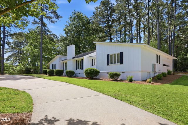 2409 Wintergreen Road, Sanford, NC 27330