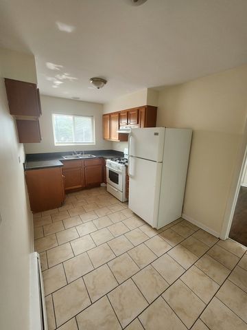 7455 N Ridge Boulevard C2, Chicago, IL 60645