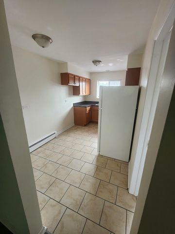 7455 N Ridge Boulevard C2, Chicago, IL 60645