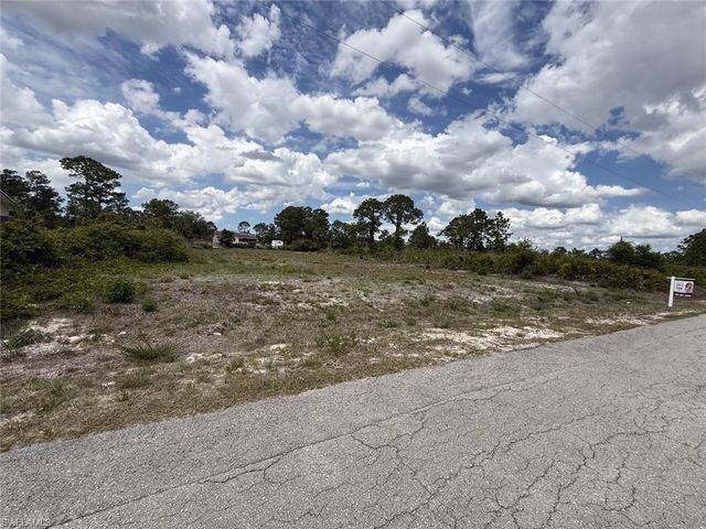 407 Wells AVE, Lehigh Acres, FL 33972